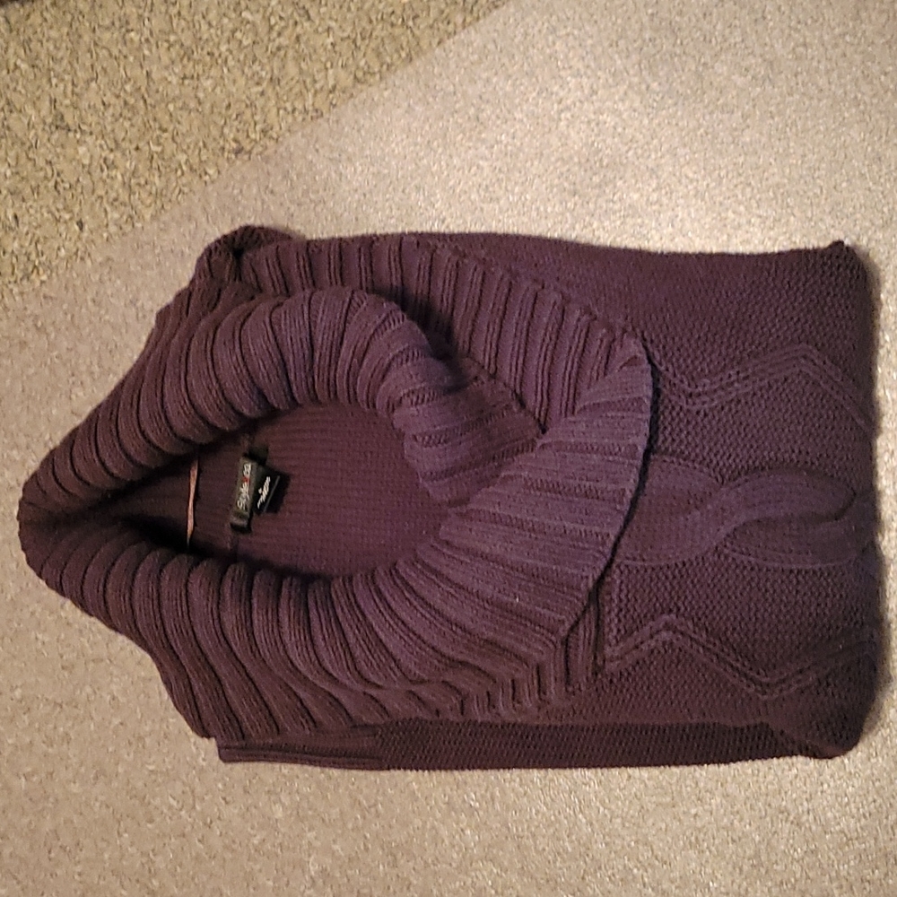 Gently worn Women's Sweater size Large